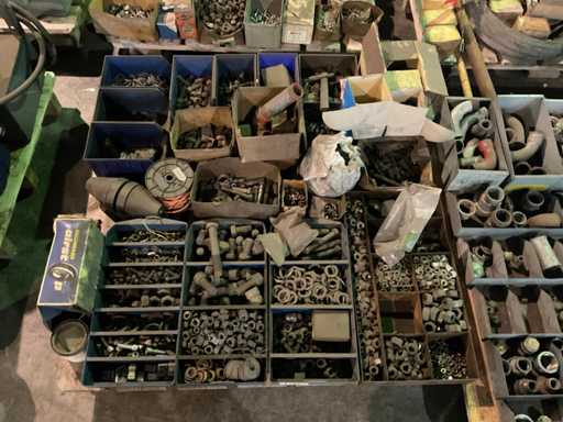 Charge verschiedener Befestigungselemente