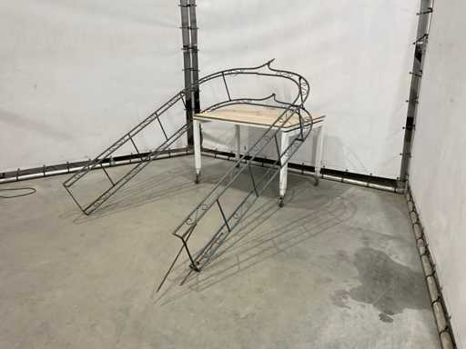 Rose metalliche con arco