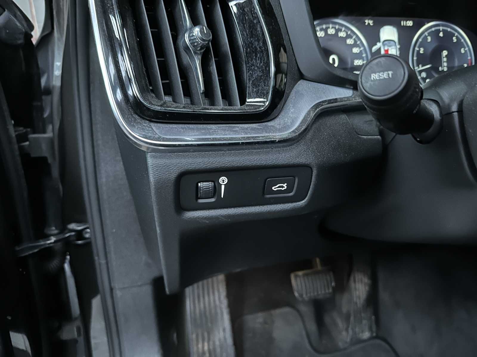 Volvo V60 2.0 T4 Moment.Pro 188pk 2019, ZP-740-L