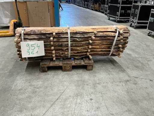 Spruce log trunk /1.66m long / diameter approx. 40cm/ sawn in 35mm / 8 planks