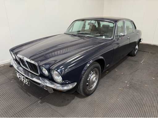 Jaguar - XJ 6 - 4.2 L series 2 automatic - longdoor - Oldtimer - 1977