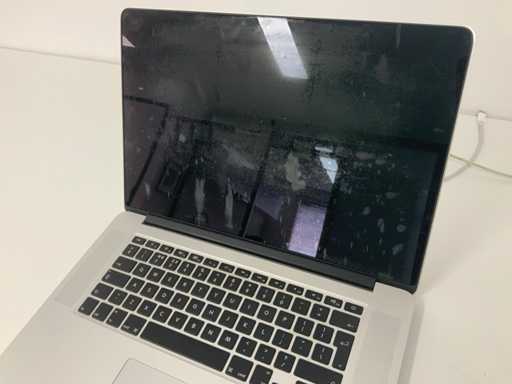 Apple A1398 15-calowy MacBook Pro MJLQ2N/A Laptop