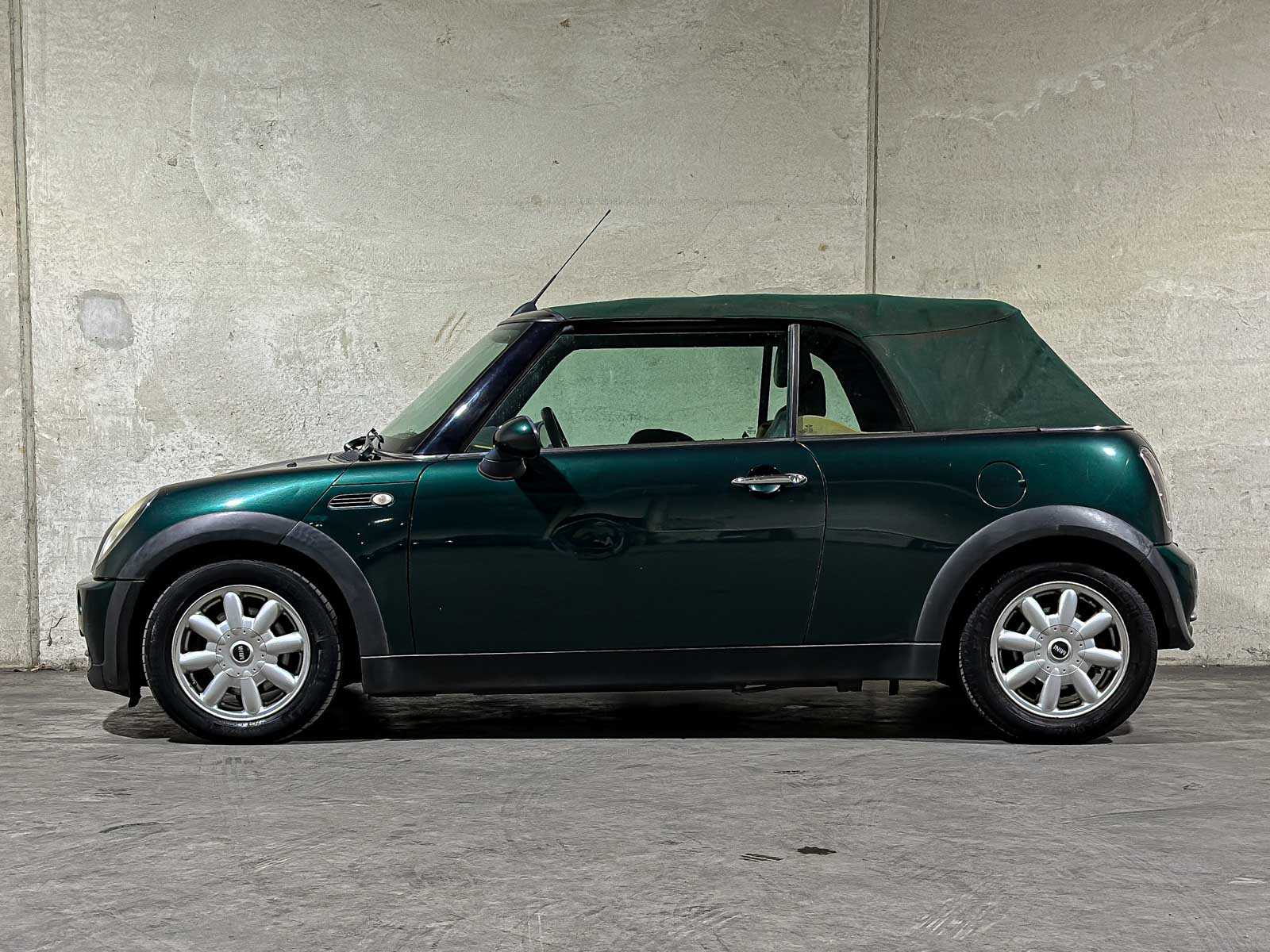 Mini Cooper Pepper Cabrio 1.6 116pk 2006 (Origineel-NL), 30-SX-XL