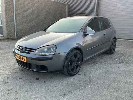 Volkswagen - 2004 - Golf - 1.4 Trendline - Car (94-ZFX-7)