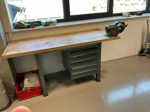 LISTA werkbank met bankschroef