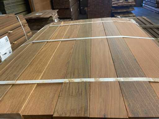 Ipé Country Grade Dielen gehobelt 950x90x27mm (207x)