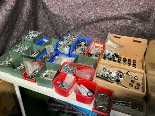 Diverses serrures avec clés