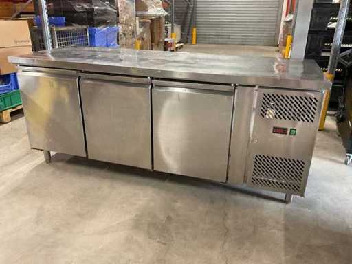 PA3100TN 3-door refrigerated workbench