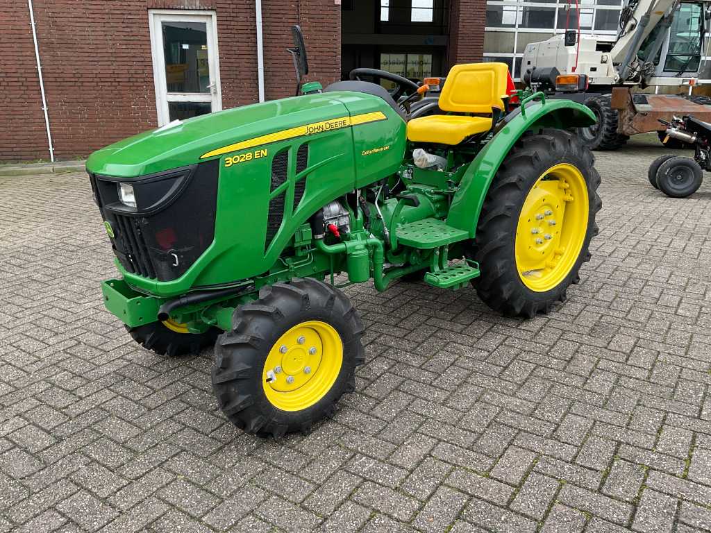2021 John Deere 3028EN Collarreverser Tractor compact