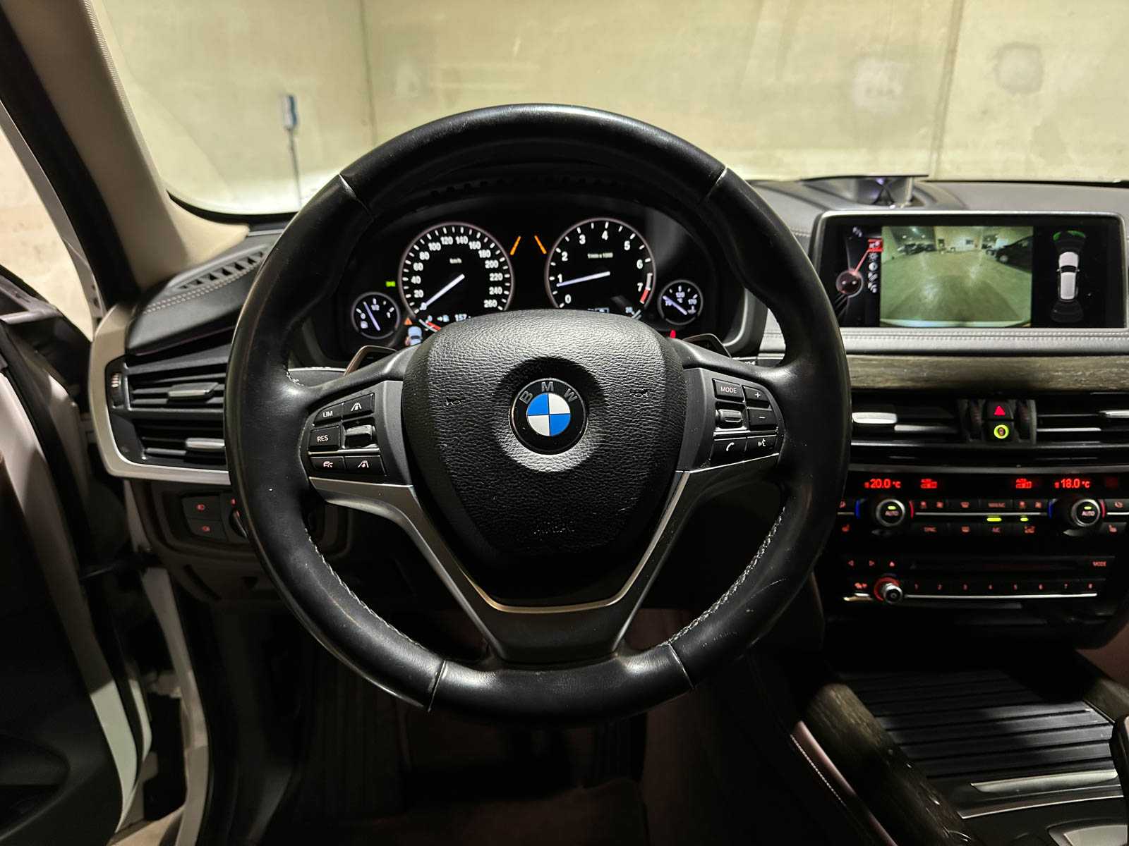 BMW X5 xDrive50i 4.4 V8 High Executive 449pk 2014, J-094-RR