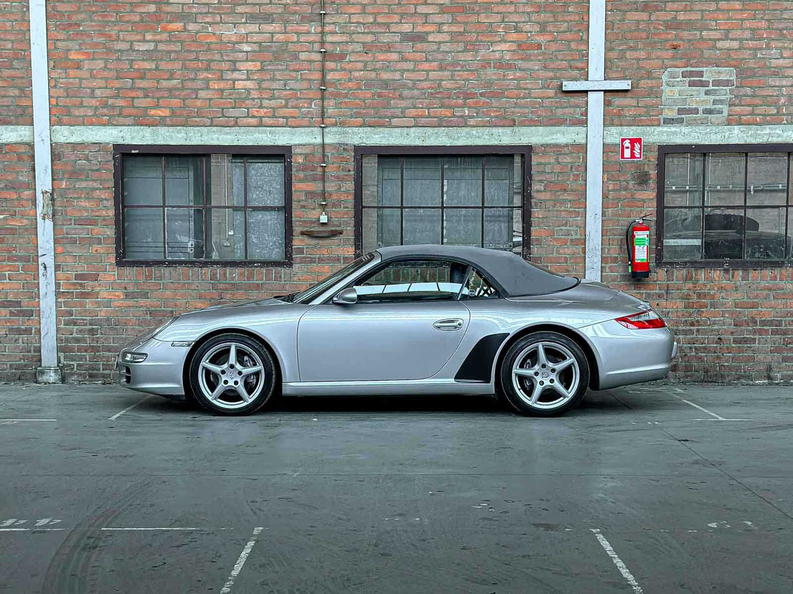 Porsche 911 Carrera Cabriolet 3.6 997 Sport-Chrono 325pk 2006 Youngtimer