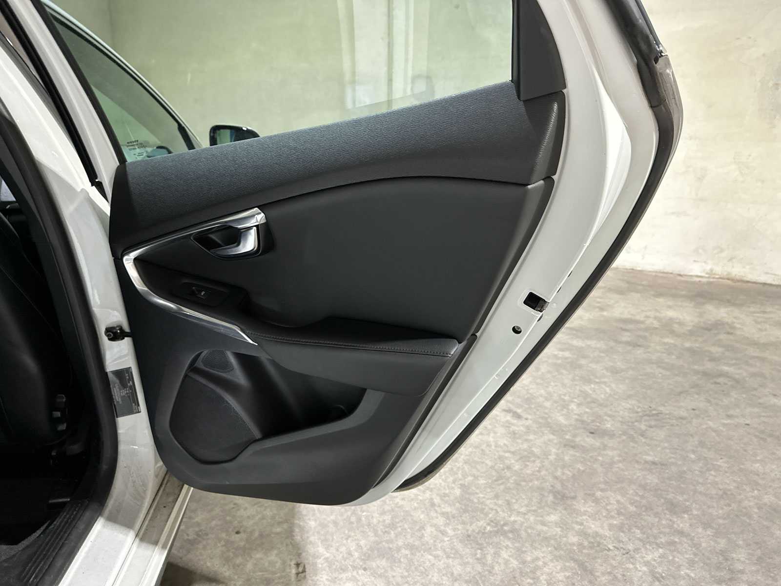Volvo V40 2.0 D3 Summum 148pk 2012, L-445-XL