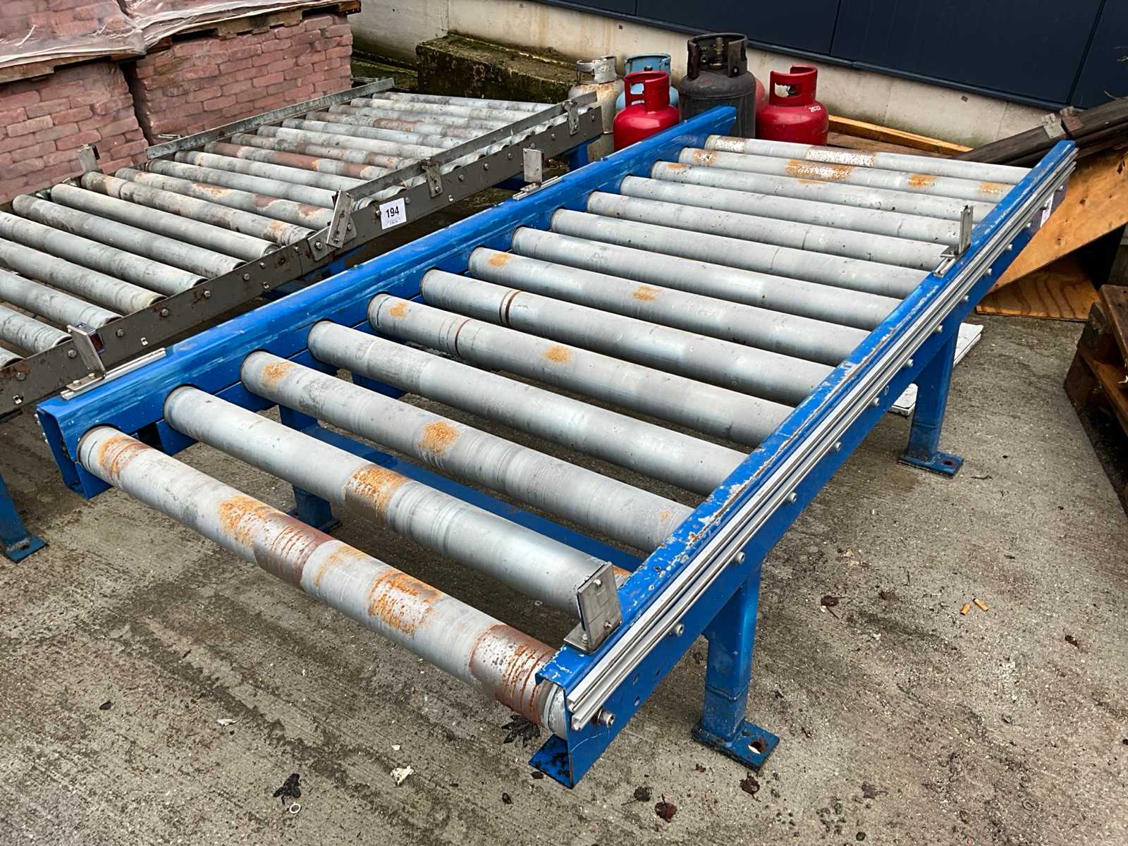 Roller conveyor