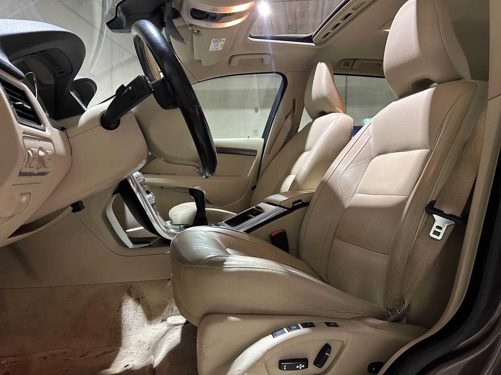 Volvo V70 2.0 D4 Summum 181pk 2015 (Origineel-NL), GB-859-B