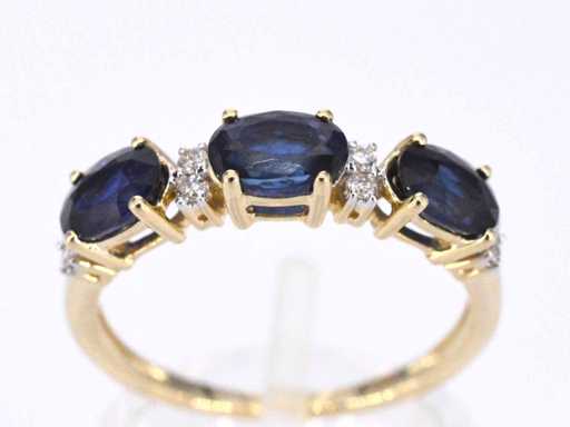 Gouden ring met diamanten en saffier