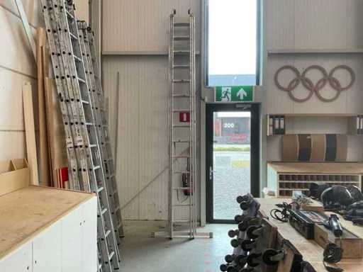 Hymer 3047 Ladder