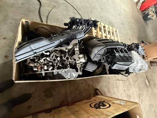 Miscellaneous parts - Cylinder heads, valve cover inlet - Outboard engine parts