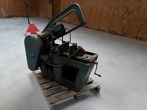 Metaal beugelzaagmachine