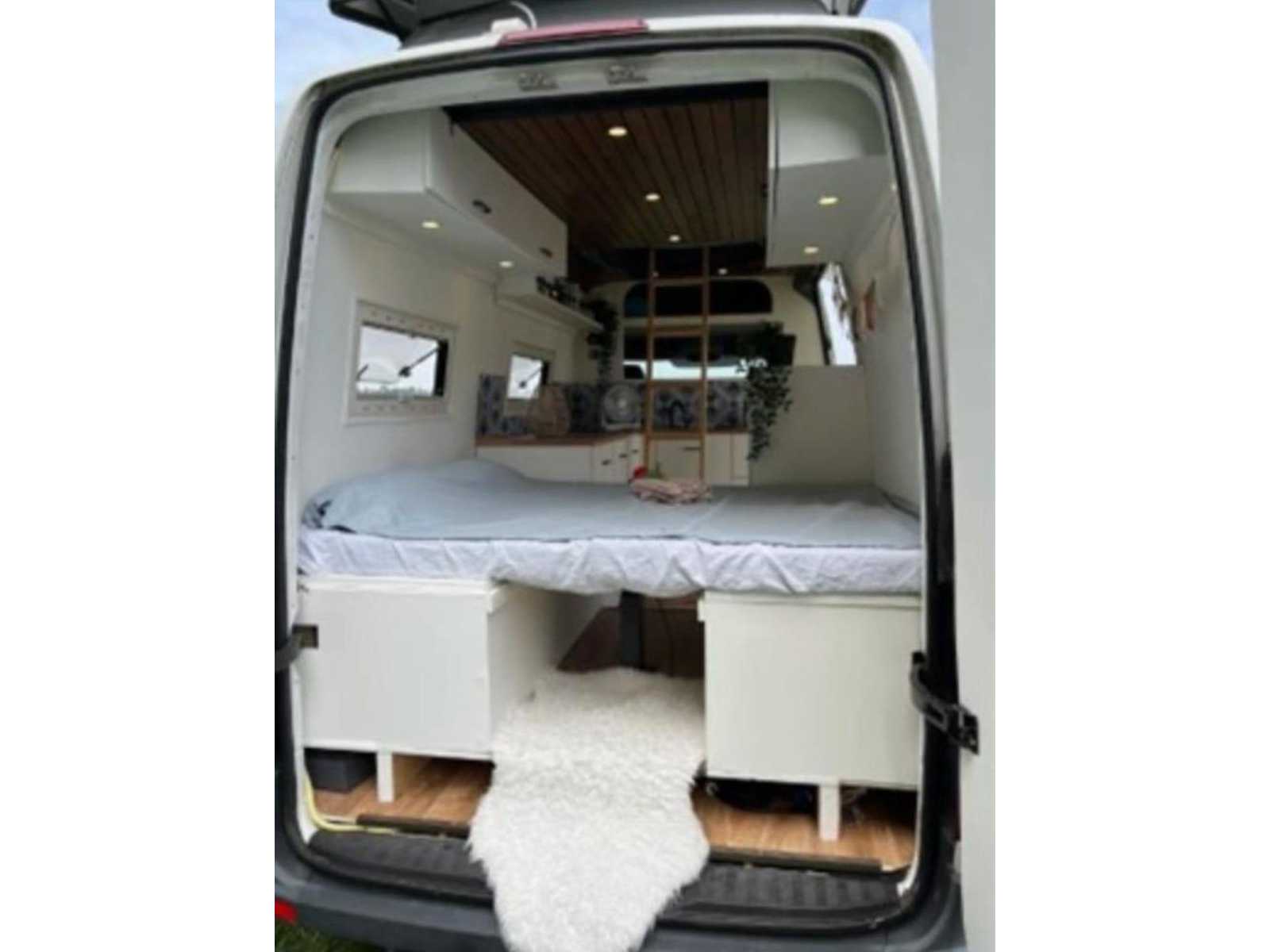 Volkswagen Crafter Camper 134pk 2011 (Origineel-NL), H-493-HN