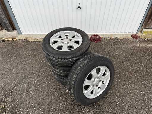 VW - Caddy - Car tyre