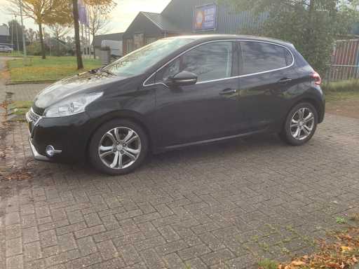 2013 Peugeot 208 1.6 e-HDi Allure Personenauto