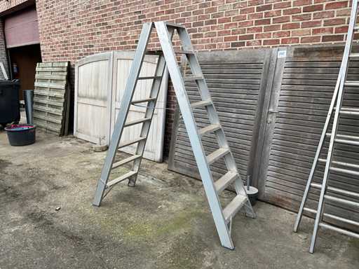 Leiter und Treppen