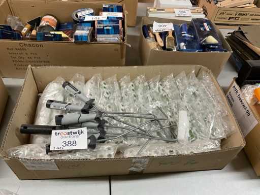 Brackets; Spare rolls for wood protection (162x)