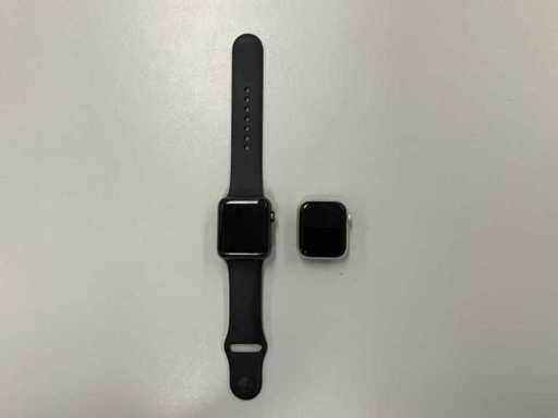 Apple Watch Series 3 40mm GPS Silver oraz Series 4 42mm GPS Space Gray (2x)