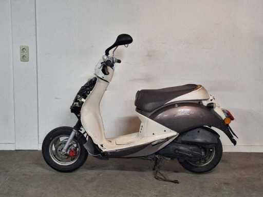 Sym Mio 45 km scooter cyclomoteur 4 temps