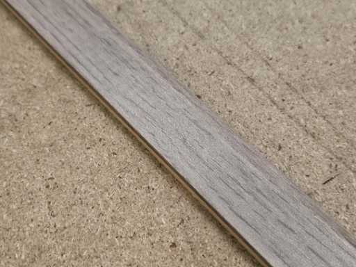 96 metri di battiscopa adesivo 2400 x 25 x 5 mm