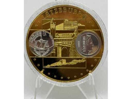 Médaille commémorative en cuivre plaqué or et argent – modèles luxembourgeois européens, diamètre de 40 mm.