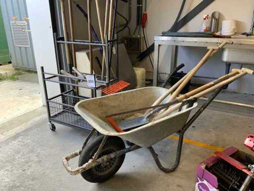 Divers outils de jardin