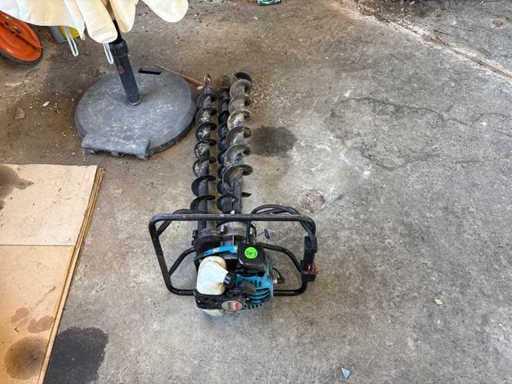 Makita - 2009 - BBA520 - Earth Auger