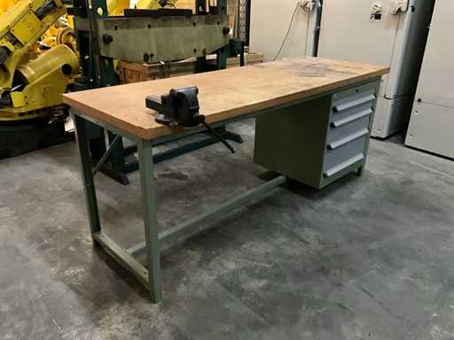 Bott 5 Drawer Workbench with Vice