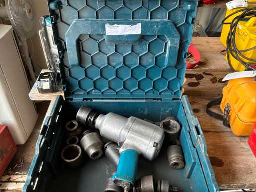 Pneumatic Impact Wrench