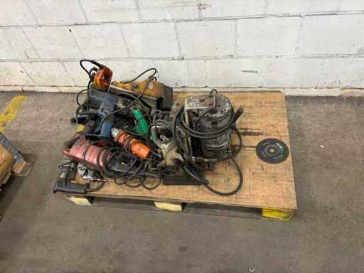 pallet with various drills - Other metal stocks