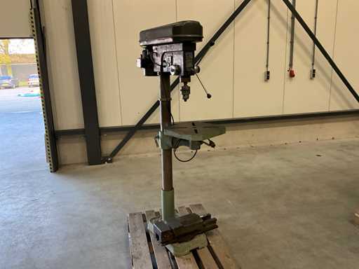 1981 Ferm FM-25 Kolomboormachine