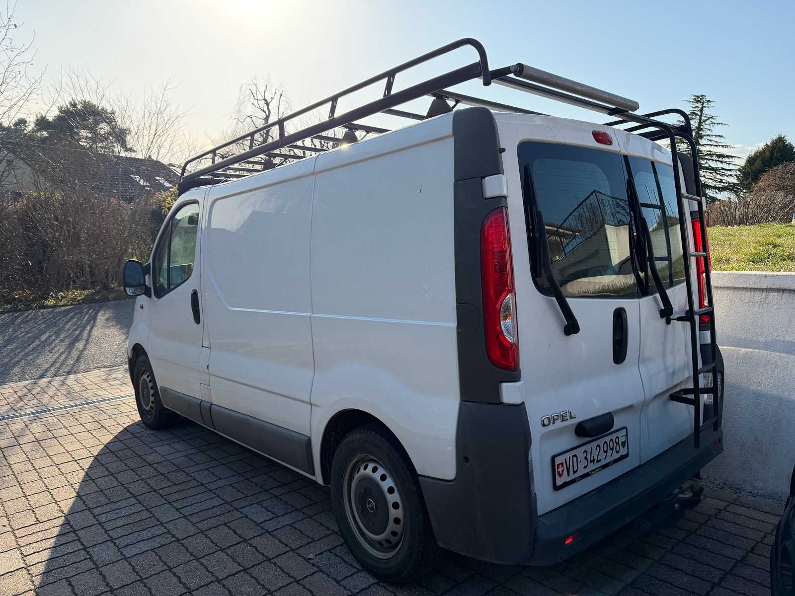 Opel Vivaro – Opel Vivaro Van 20CDTI – Delivery Car – Van