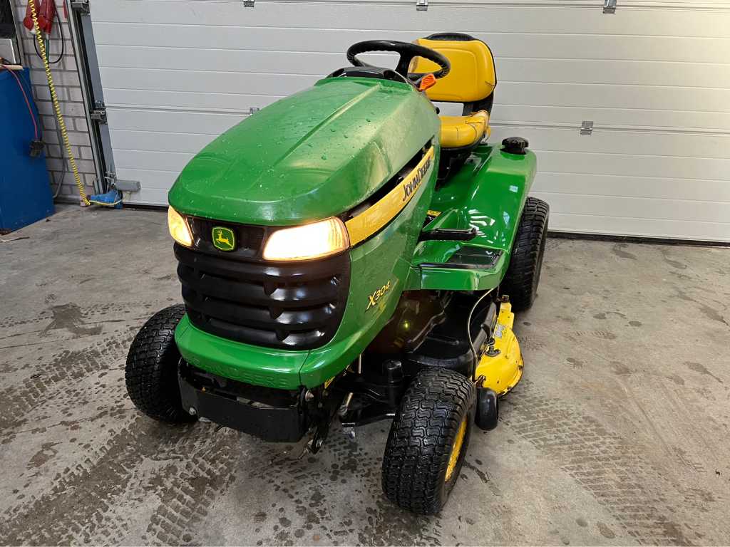 John deere lawn 2024 tractor 4 wheel steering