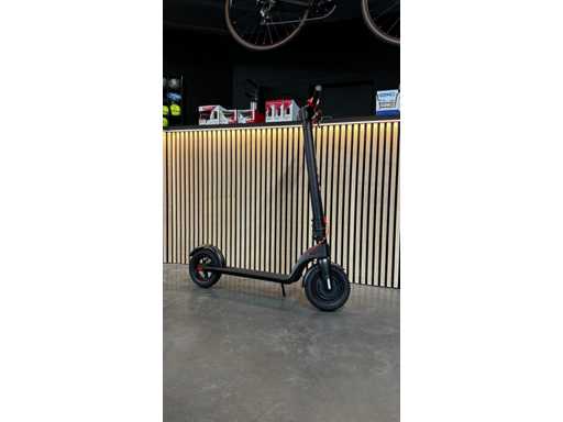 COBB (nieuw) - e-Step - Scooter