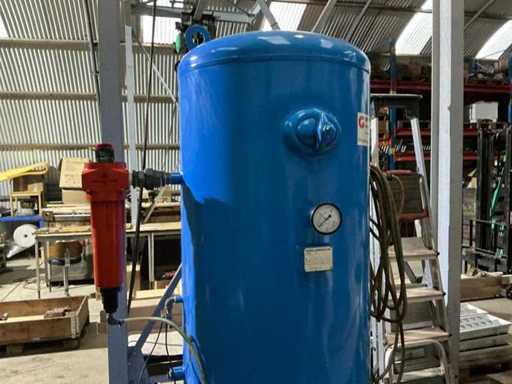 2000 Metal Products Buffer Tank