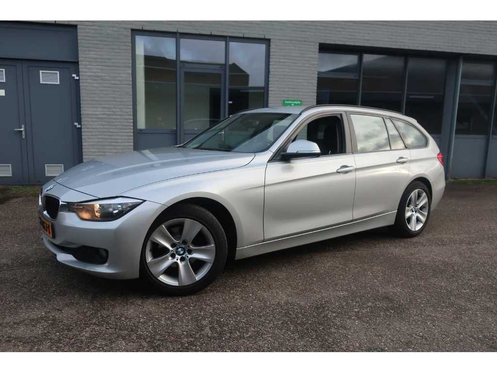 BMW Serie 3 Touring 318d executive, SF-863-T