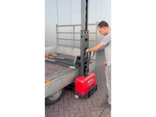 b83debbe-8450-42c2-a749-3c645a9f585e.mp4