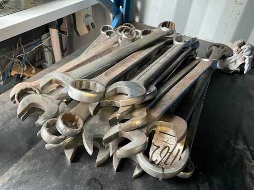 Batch of English stitch and ring wrenches