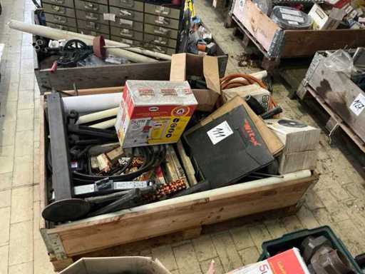 Stock di accessori,ricambi e giacenze di magazzino