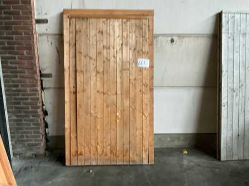 Douglas buitendeur in kozijn 215x120 cm