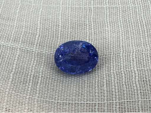 Tanzanite 8.29 carat natural tanzanite certified