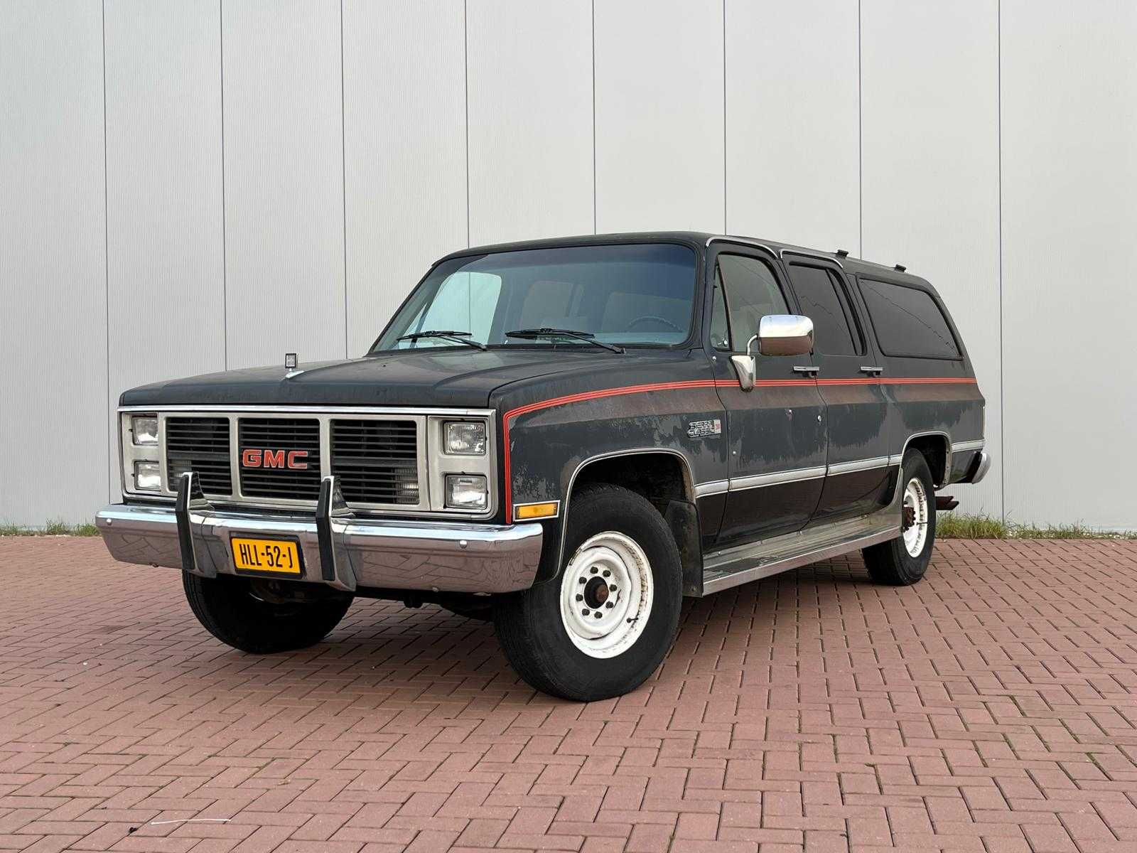 g.m.c. – 1987 – Suburban Sierra Classic 2500 2WD – HLL-52-J