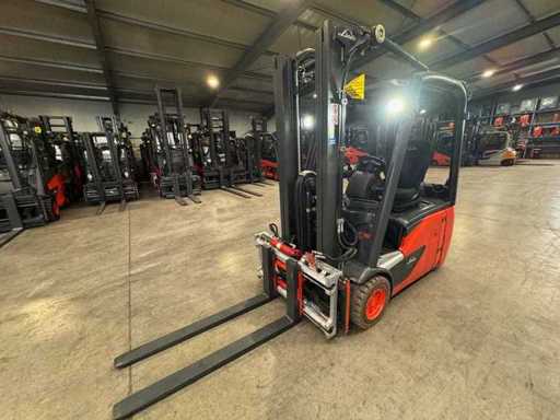 21/2020 Serviciu + UVV 12/2026 Linde E16 1.600kg 3.+4. Reglator furcă de supape Triplex Stivuitor electric 11.416 ore