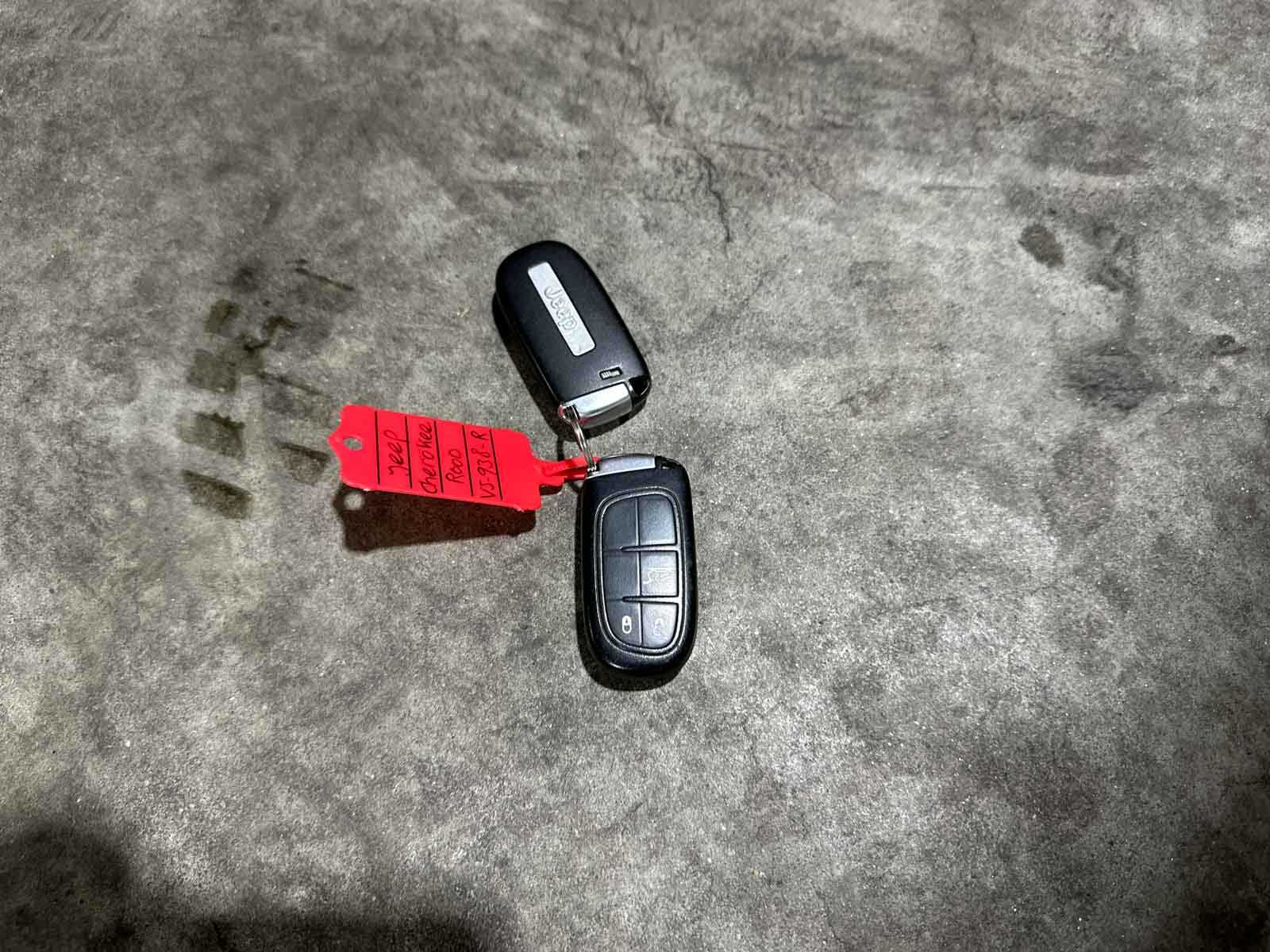 Jeep Cherokee 2.0 MultiJet Limited 4x4 140pk 2015 (Origineel-NL), VS-938-R Bedrijfswagen